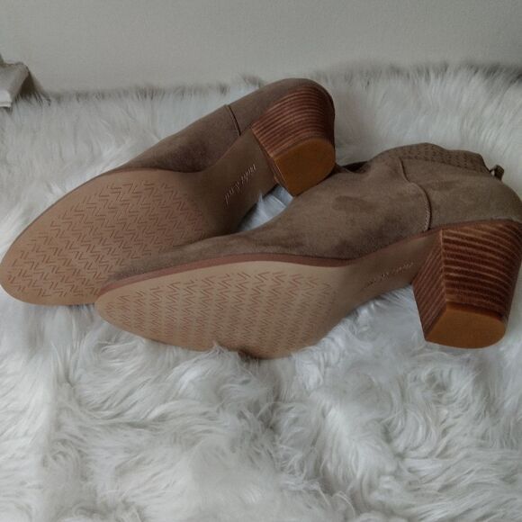 New Violet & Red Jackson Lazer cut topline bootie 9.5 - Picture 5 of 5